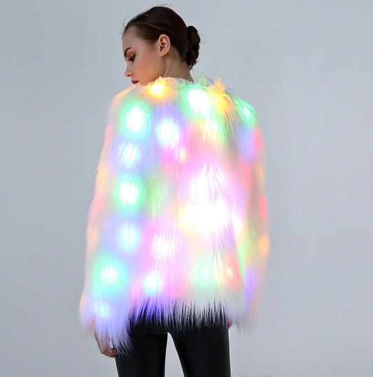 Abrigo/chaqueta con capucha de piel sintética y luces LED(GlowFur)